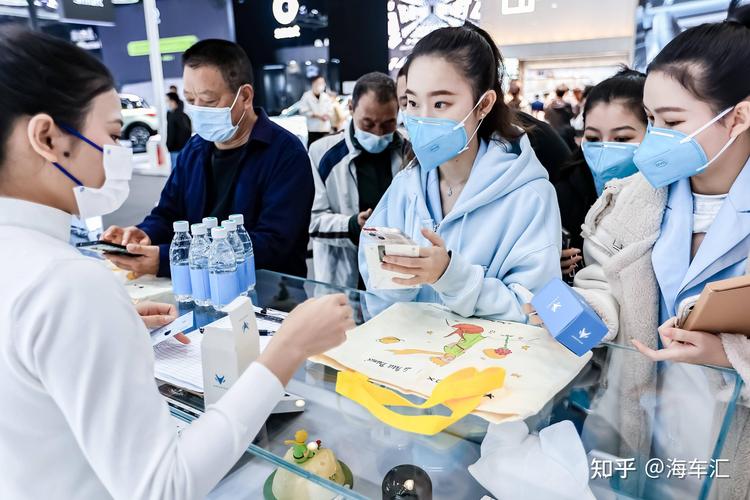 科技入琼 极狐携旗下重磅车型登陆海口车展